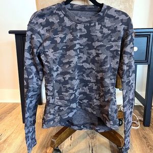 LULULemon running pull-over. Came print. Size Medium-Large